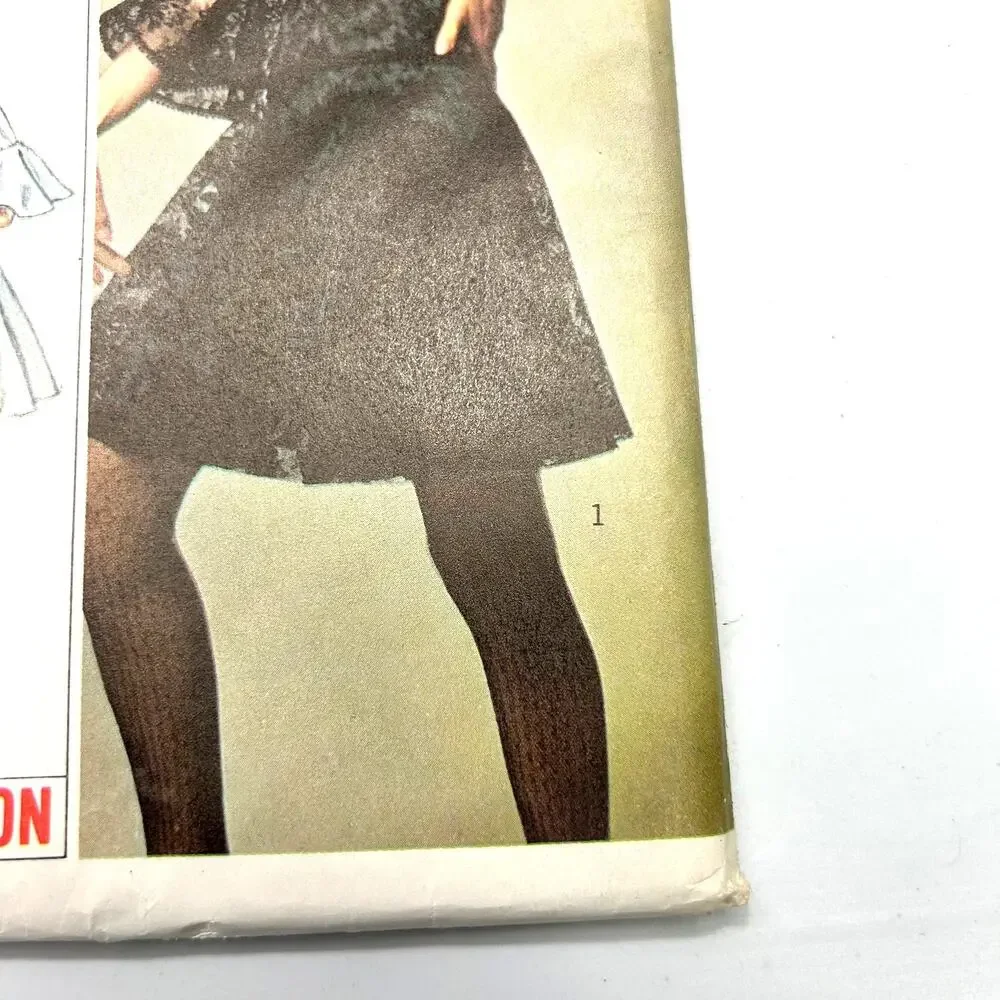 Simplicity Designer Fashion Vintage 1968 Pattern #7900 Misses Dress Slip Size 14